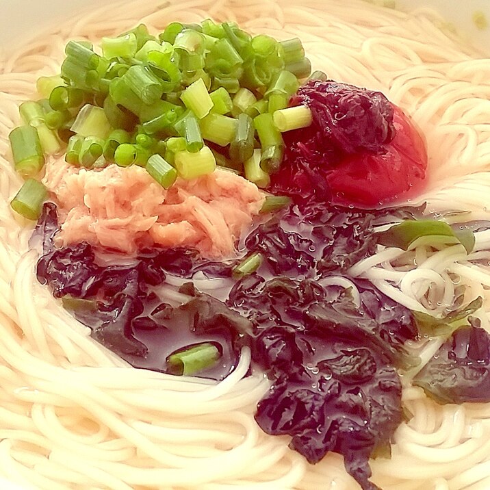 パパッと作れる☆梅わかシーチキンにゅうめん♪